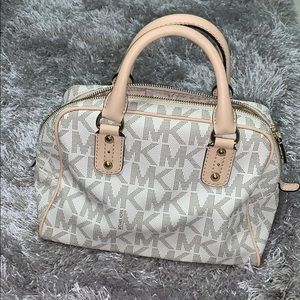 Trendy Micheal Kors Purse